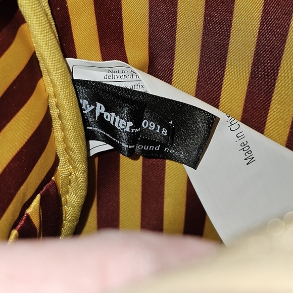 HARRY POTTER RON WEASLEY GRYFFINDOR LEATHER BACKPACK BY LOUNGEFLY - Picture 8 of 16